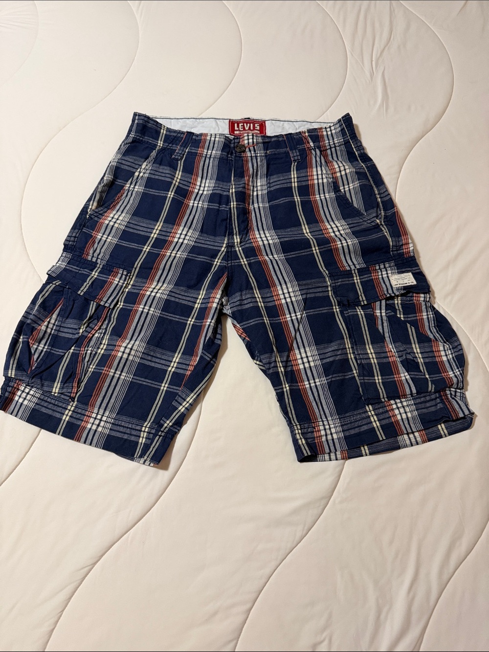 Levi's Men's Navy Plaid Cargo Shorts with Red and White Stripes - Picture 1 of 3